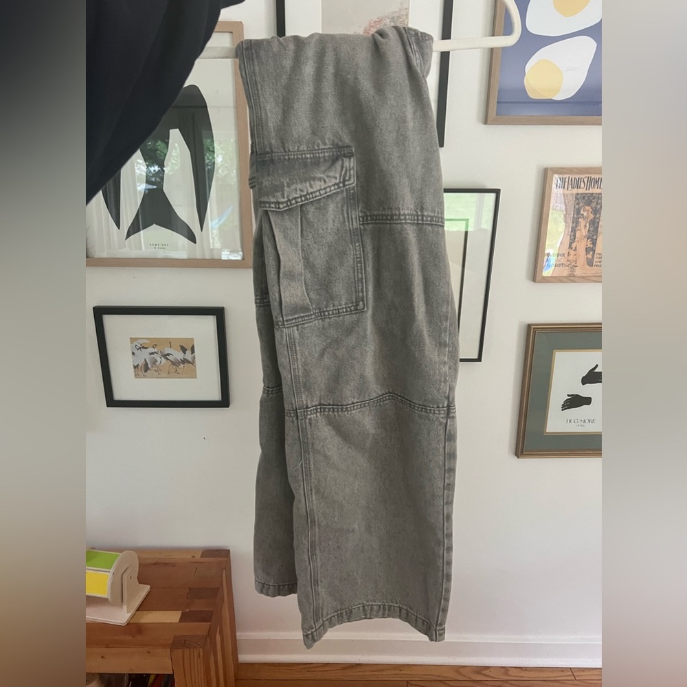 H&M Divided Wide Leg Cargo Jeans in Grey size 4